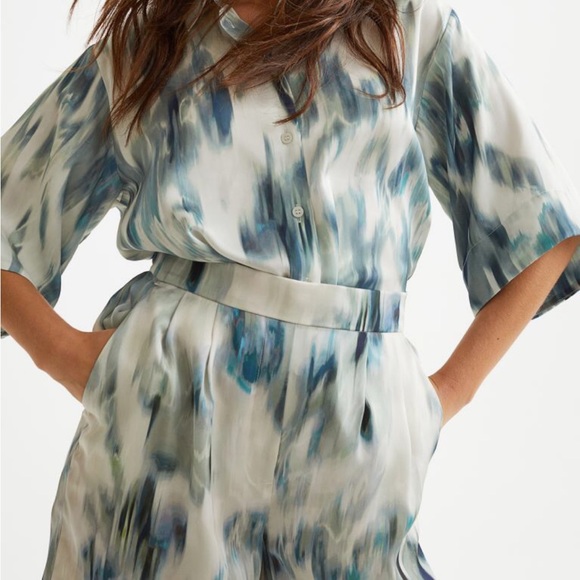 H&M Watercolor Pattern Satin Short Pants - Picture 4 of 7